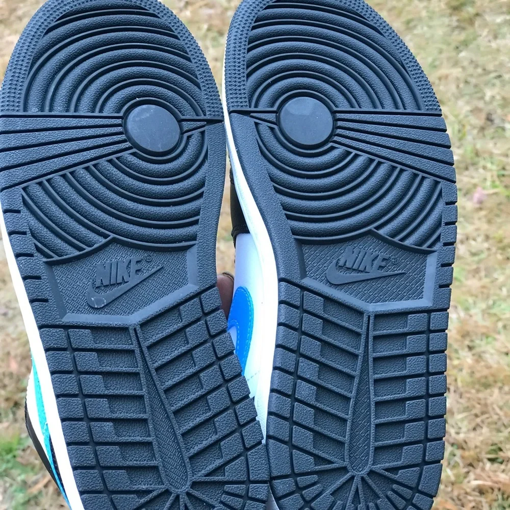 Air Jordan 1 Low University Blue White Black Size 8 Wmns / 6.5Y - Picture 11 of 11